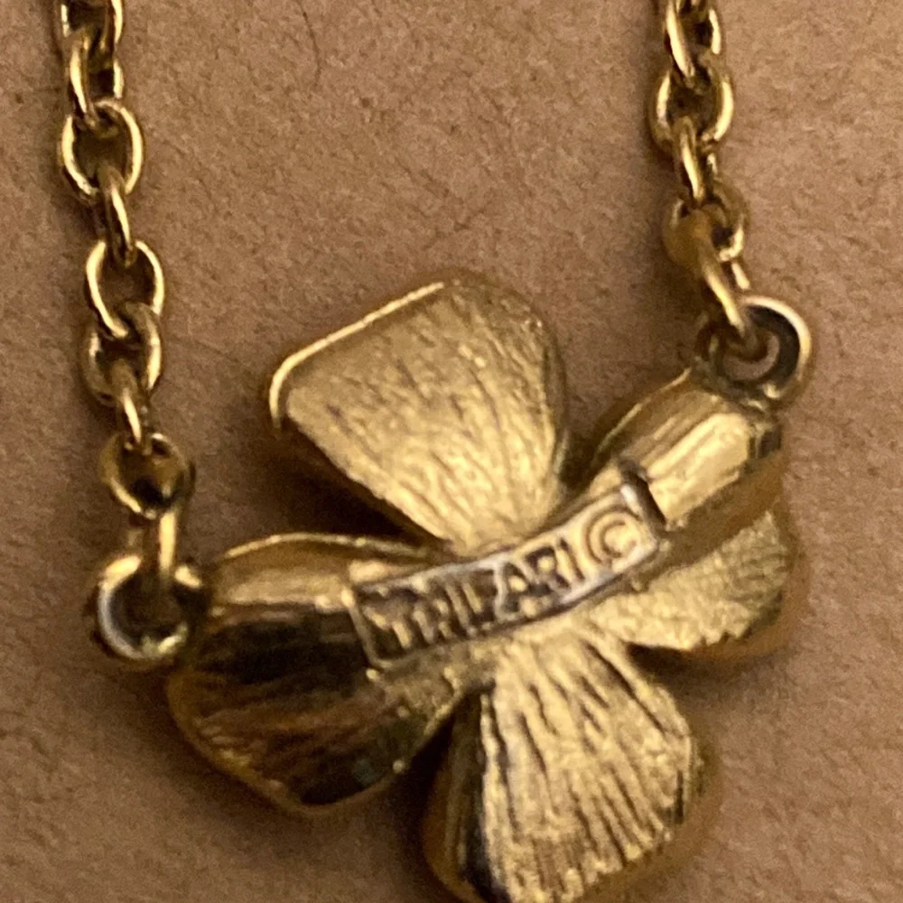 Dainty 15” White Dogwood BLOSSOM Goldtone Signed TRIFARI NECKLACE; Perfect4Teen